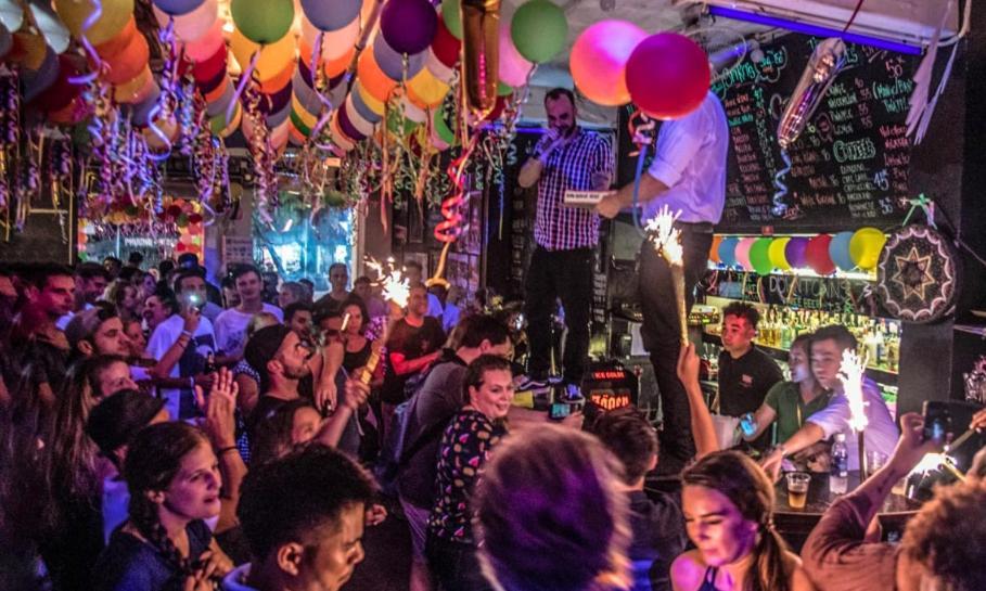Vietnam Backpacker Hostels - Downtown Hanoi Bagian luar foto